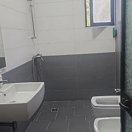 Apartment Ne Sauk Tirana